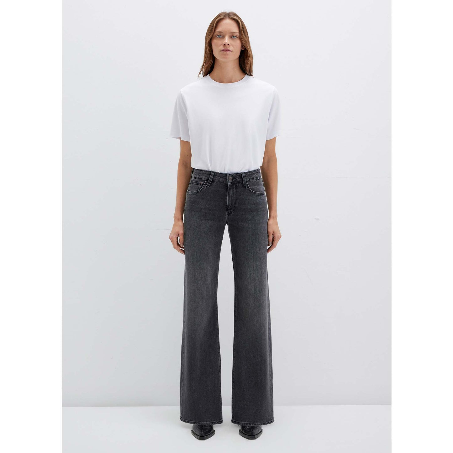 Jeans Tall Mavi Ibiza Dark Smoke model voor