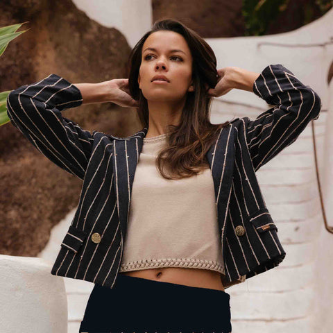 Kimara Blazer Vento, tall kleding voor lange vrouwen, gedragen door model