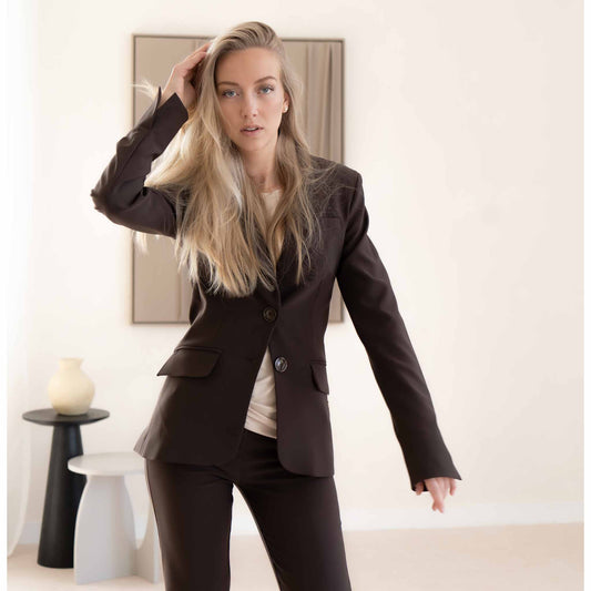 Longlady Blazer Charlyn, tall kleding voor lange vrouwen, gedragen door model