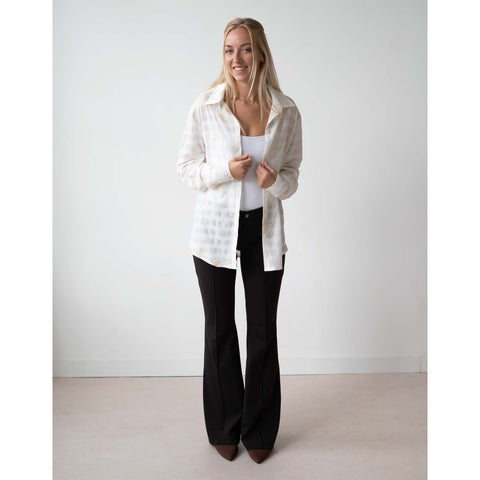 Longlady Blouse Dyna, tall kleding voor lange vrouwen, gedragen door model