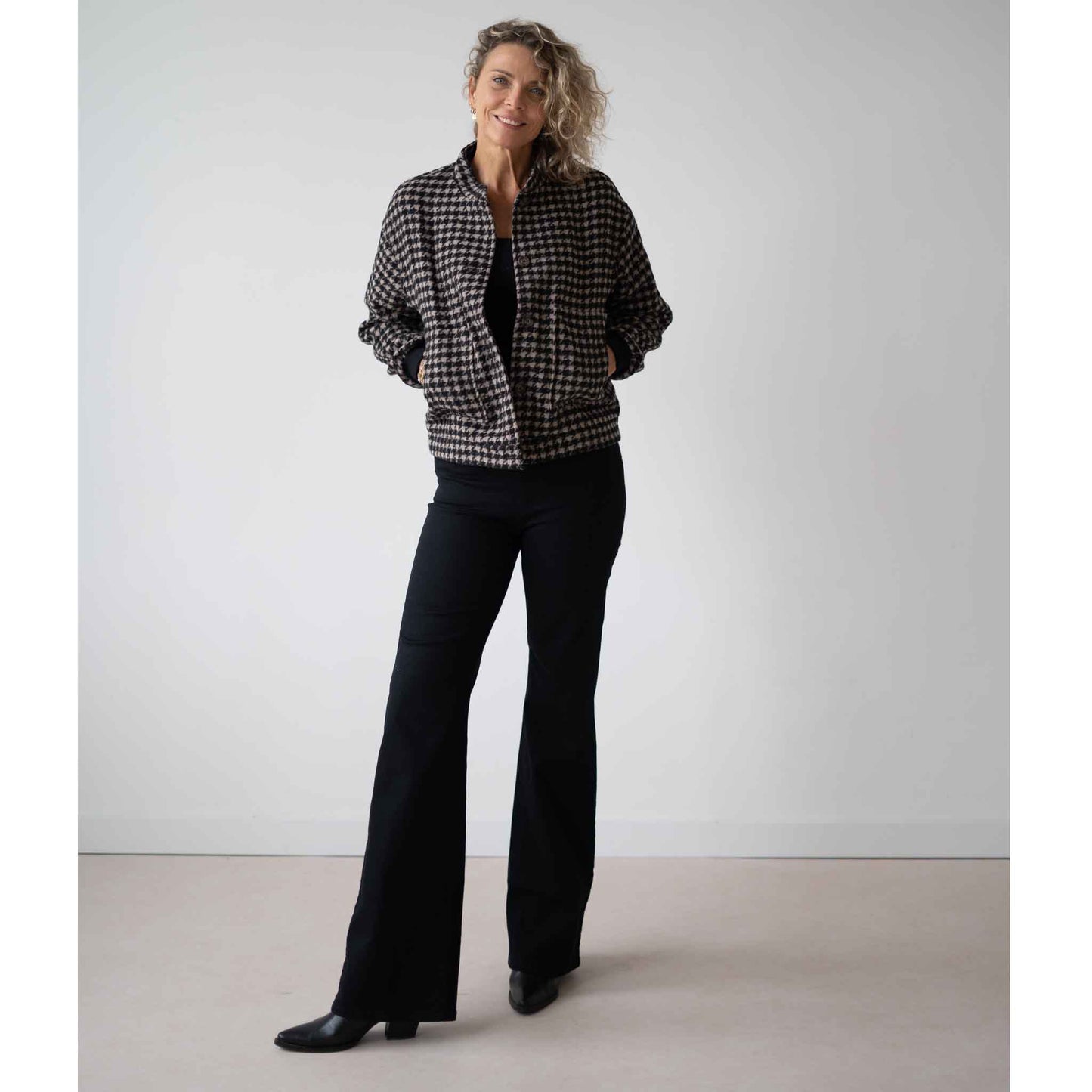 Wonderjeans WF Flared Zwart | Tall