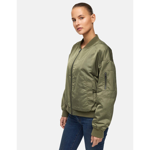 Manisa Bomberjack Khaki, tall kleding voor lange vrouwen, gedragen door model