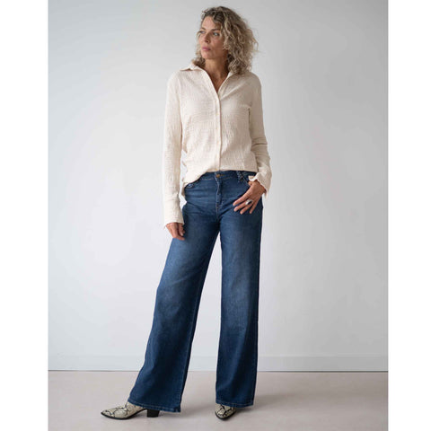 DNM Pure Cooper Base Hemp Blue, tall kleding voor lange vrouwen, gedragen door model