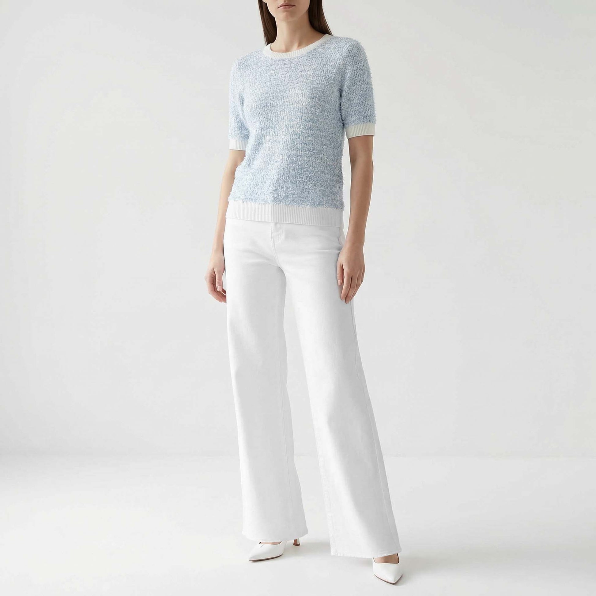 DNM Pure Francis Optical White, tall kleding voor lange vrouwen, gedragen door model