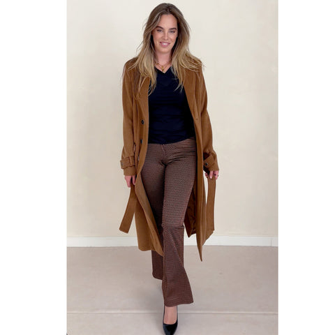 Longlady Jas Manouk, tall kleding voor lange vrouwen, gedragen door model