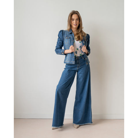 DNM Pure Jack Grand long Stone Blue, tall kleding voor lange vrouwen, gedragen door model