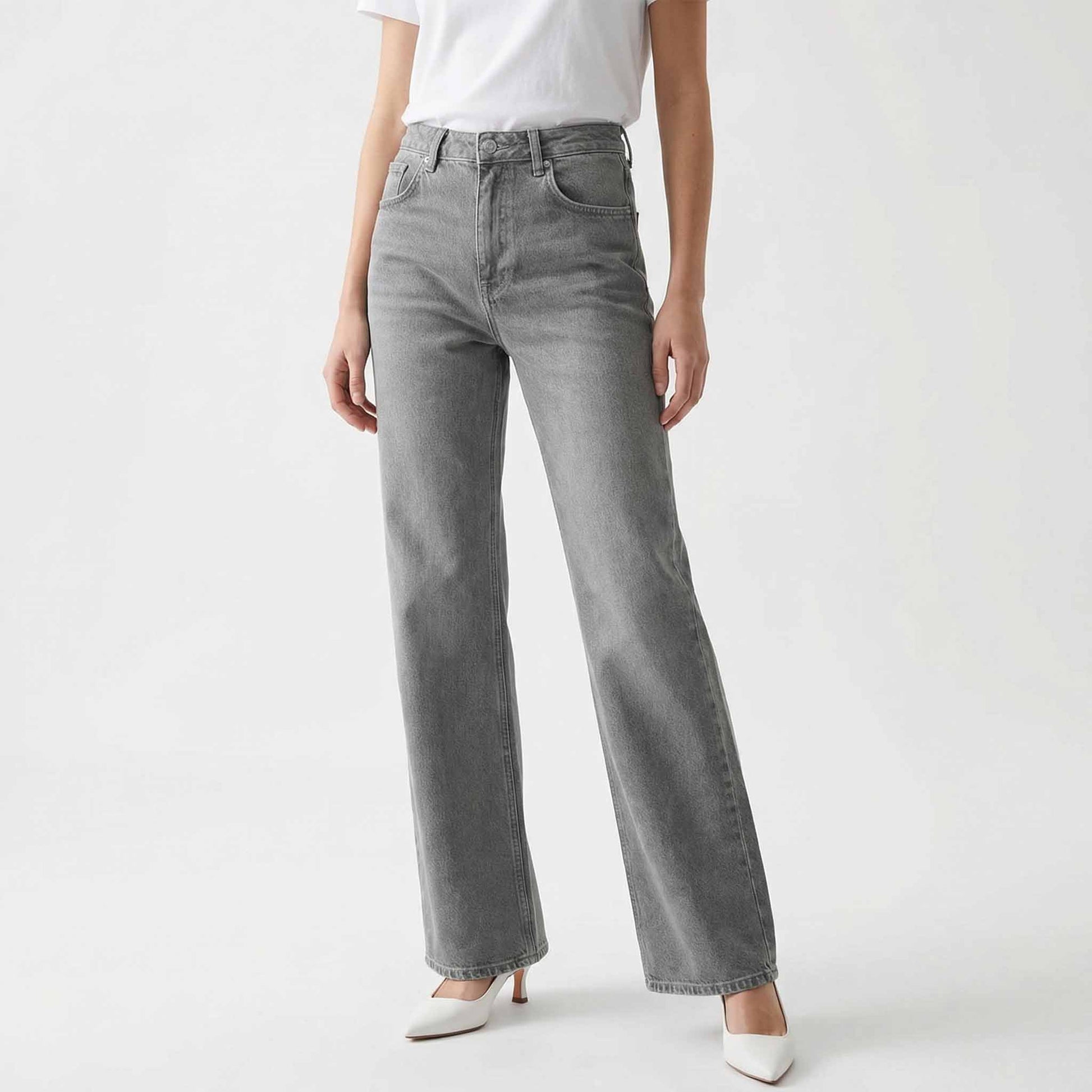 LTB Jeans Danica Lunar Grey, tall jeans voor lange dames, gedragen door model