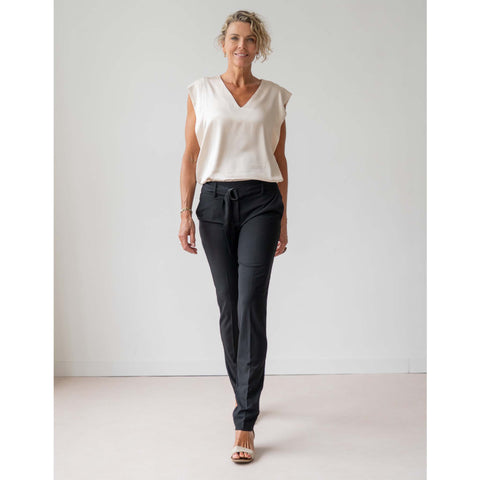Longlady Shirt Odit, tall kleding voor lange vrouwen, gedragen door model