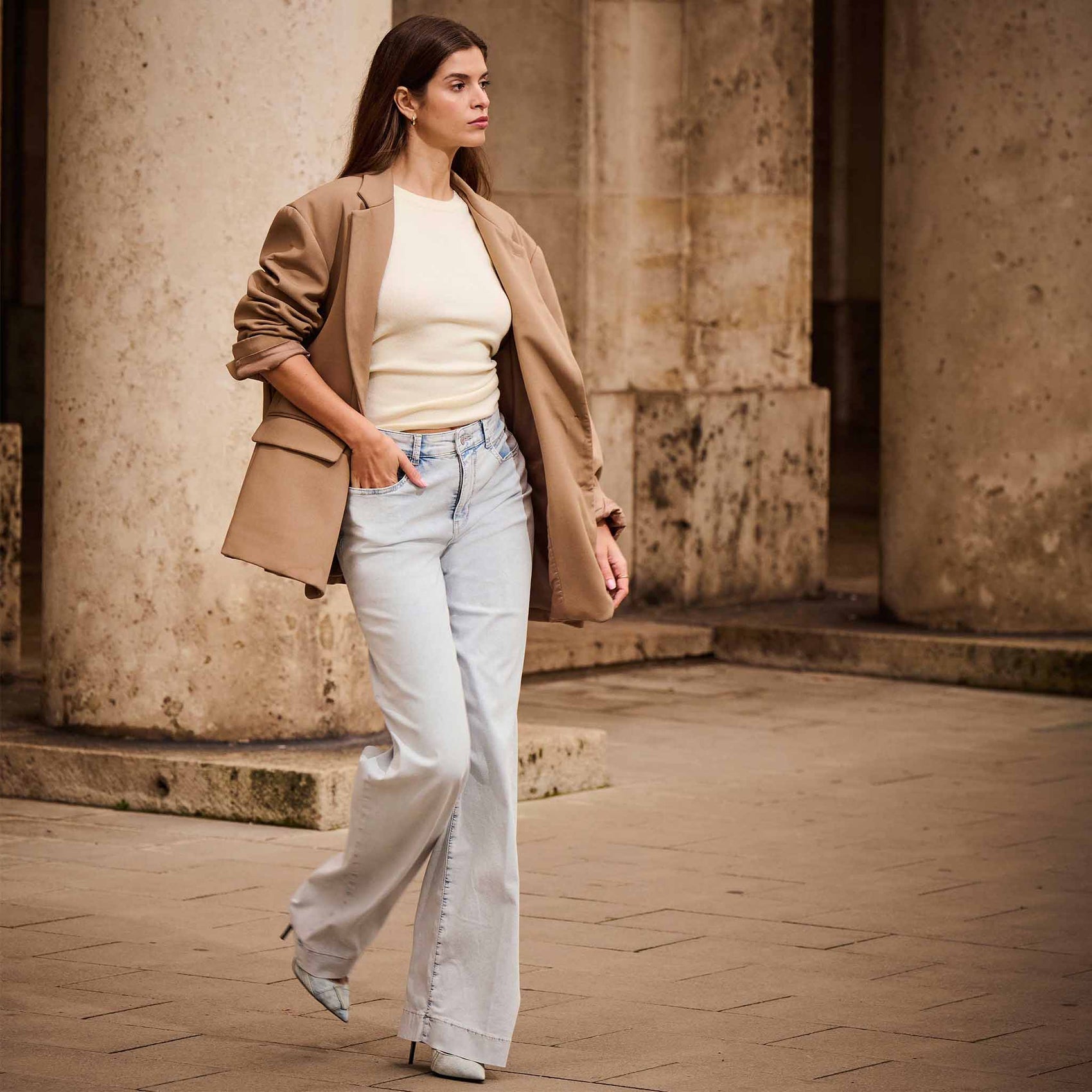 Tall Mac Jeans Rich Palazzo Bleached Japan voor lange benen voorzijde style foto model