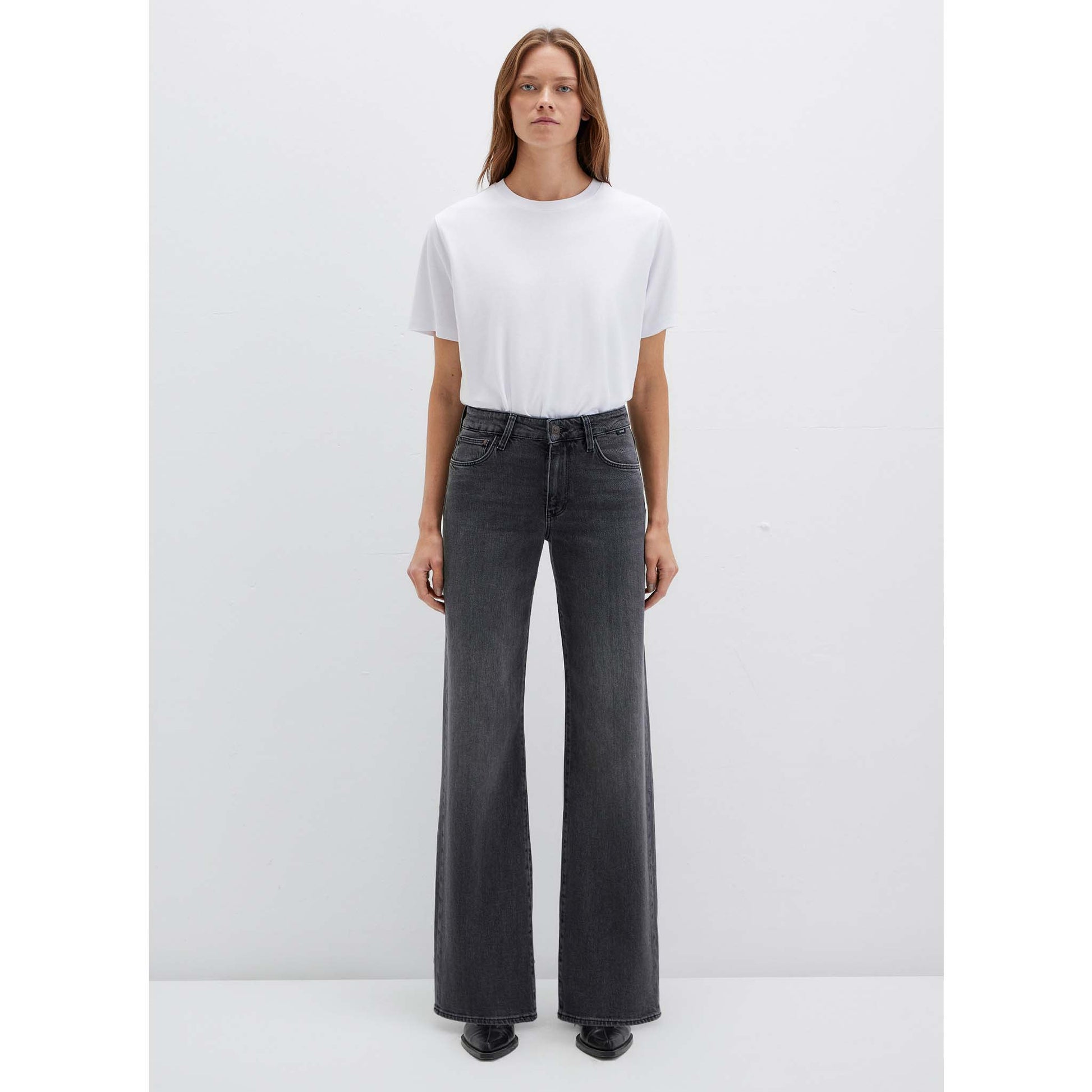 Jeans Tall Mavi Ibiza Dark Smoke model voor