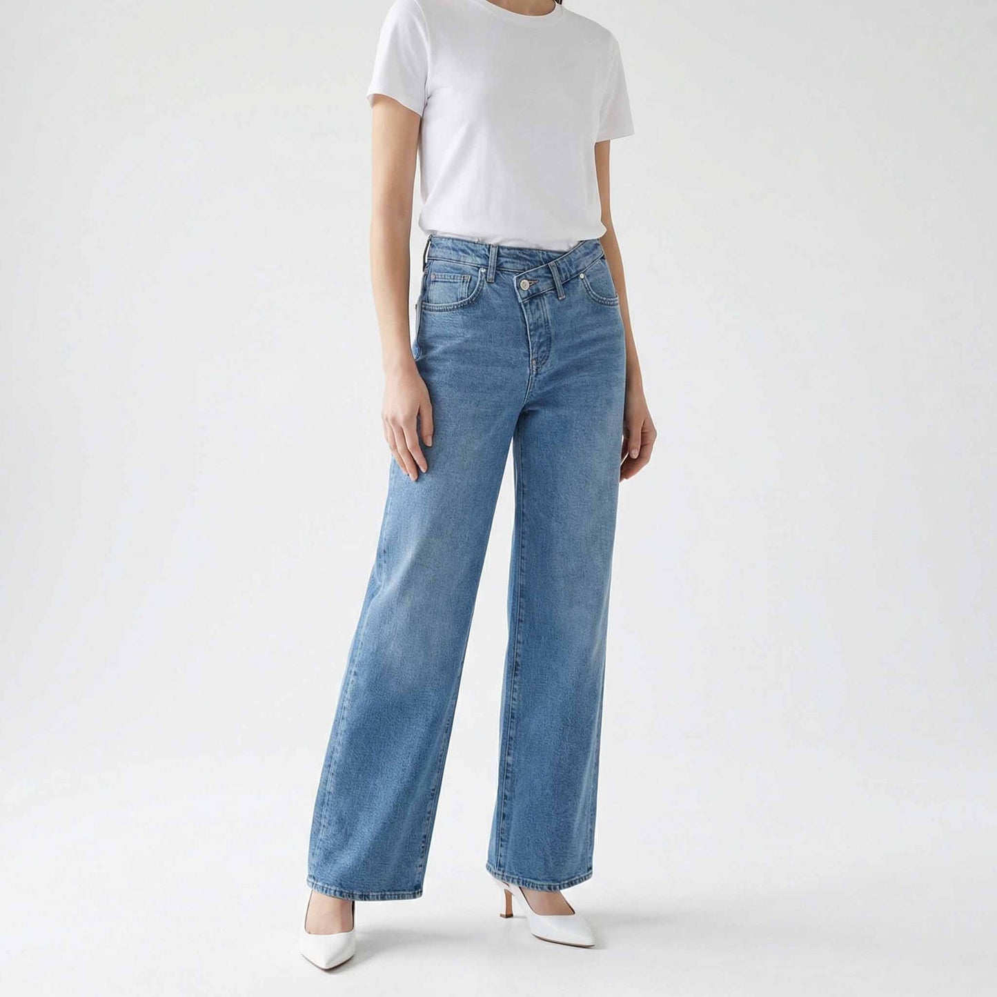 Mavi Jeans Siena Cross Fly Lt Brushed, tall jeans voor lange dames, gedragen door model