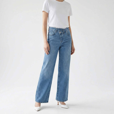 Mavi Jeans Siena Cross Fly Lt Brushed, tall jeans voor lange dames, gedragen door model