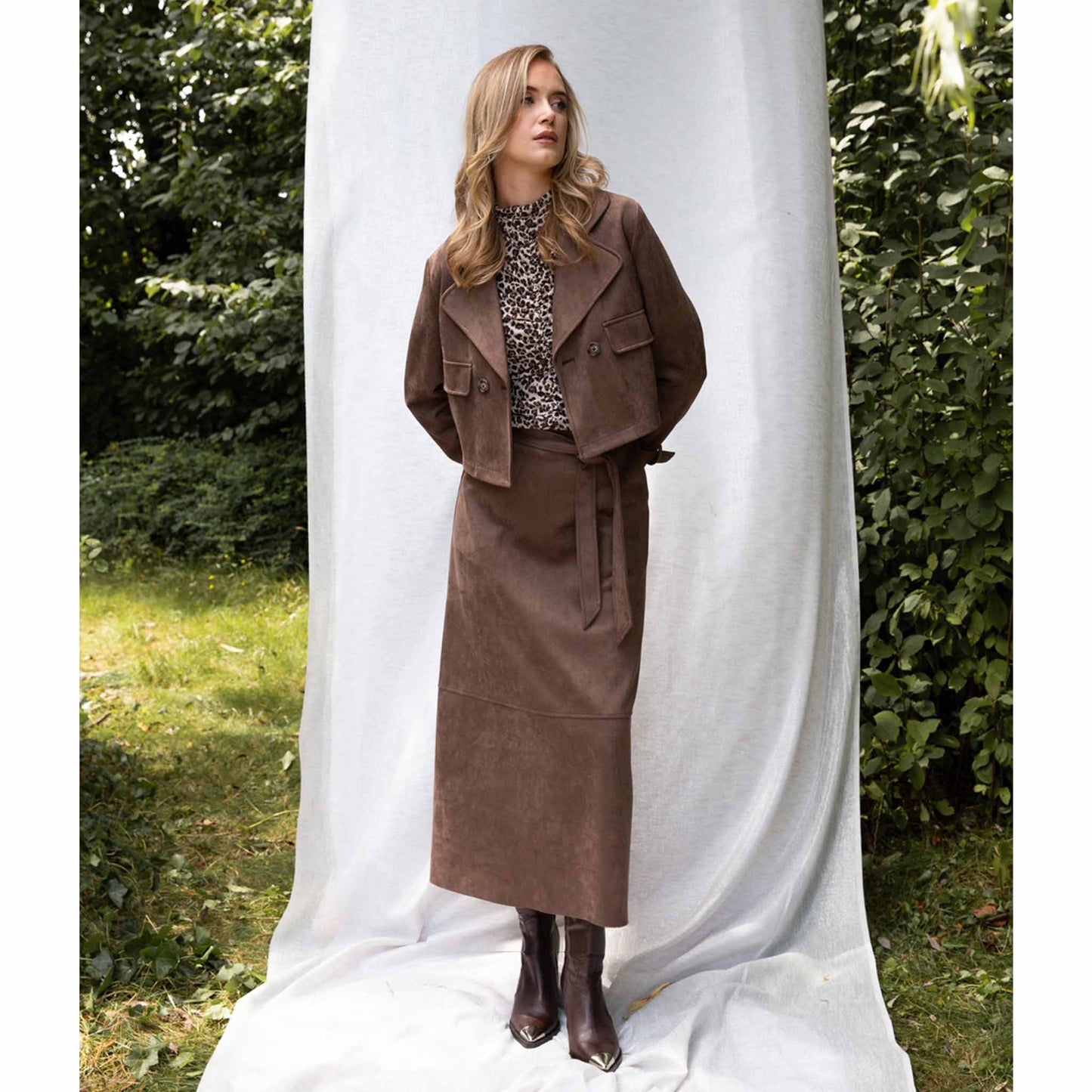 ICNK Rok Azra Suede Bruin | Tall