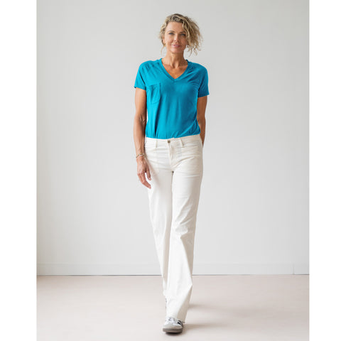 Longlady Shirt Flora, tall kleding voor lange vrouwen, gedragen door model