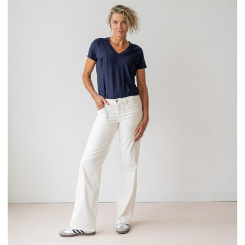 Longlady Shirt Flora, tall kleding voor lange vrouwen, gedragen door model
