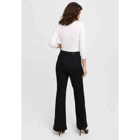 Wonderjeans WF Flared Zwart, jeans in tall met lange benen, achteraanzicht