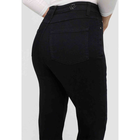 Wonderjeans WF Flared Zwart, jeans in tall met lange benen, achteraanzicht